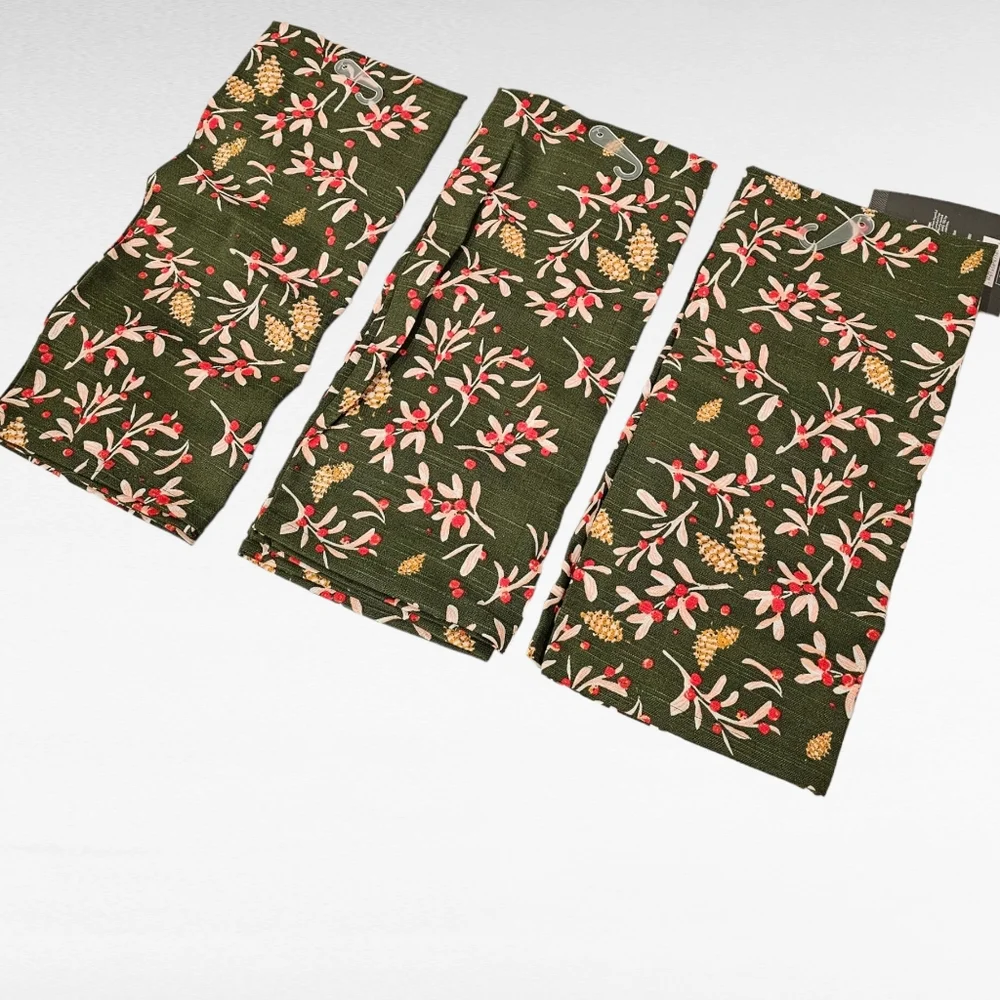 Threshold 3 Pack Cotton Kitchen Towel Green With Winter Berries Kitchen Decor